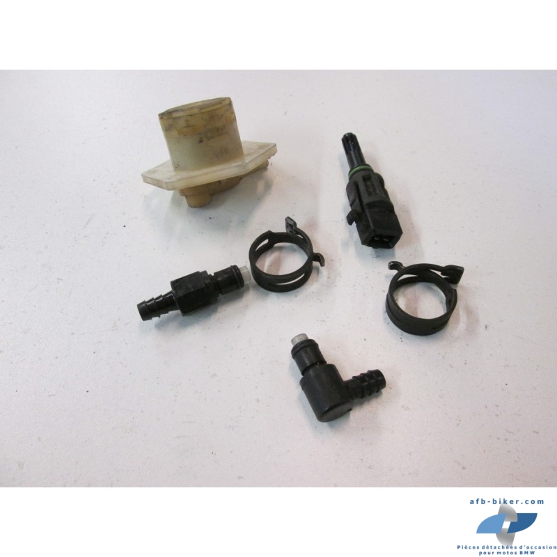 Lot de petites pièce d'alimentation carburant BMW r 1200 rt - r 900 rt.......