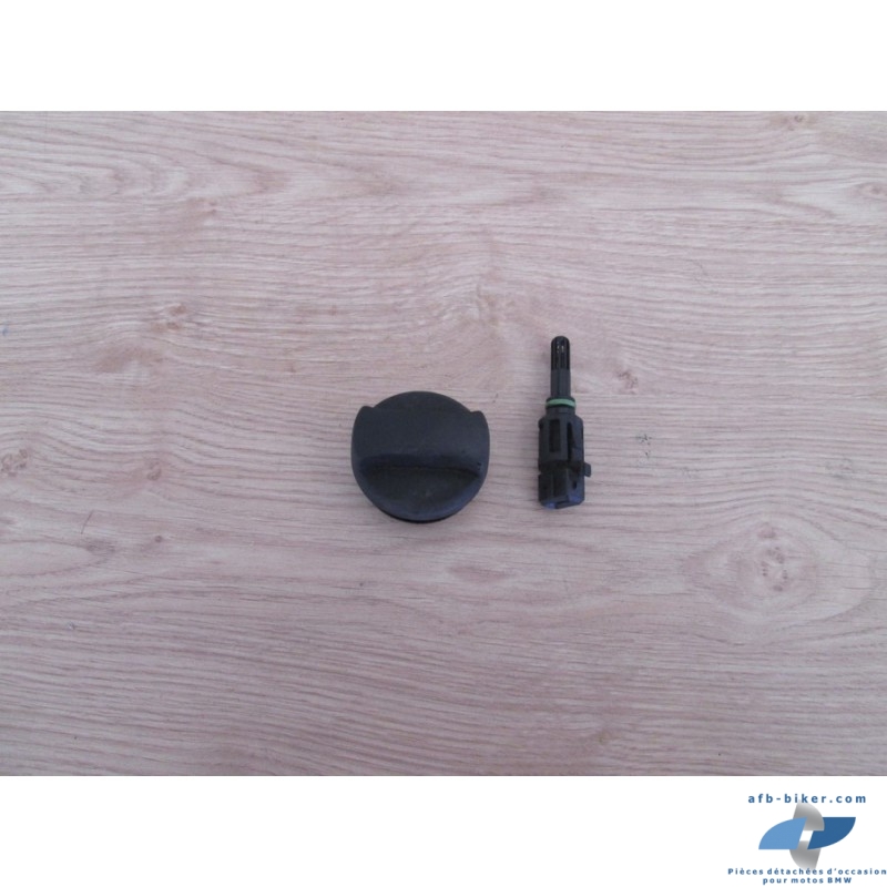 Le bouchon et la sonde de t° d'air en état moyen.